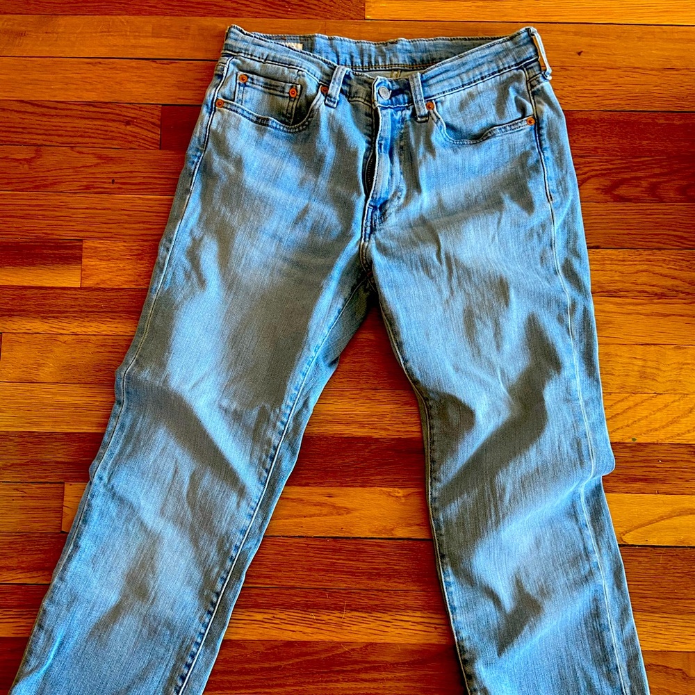 Levi men’s light jeans 31x25 (outer seam approx 36)